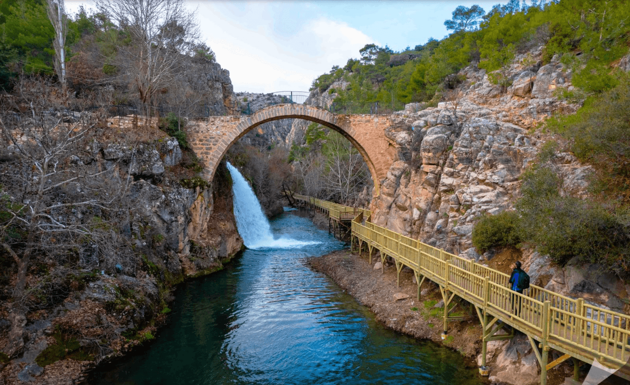 Clandras Water Aqueduct