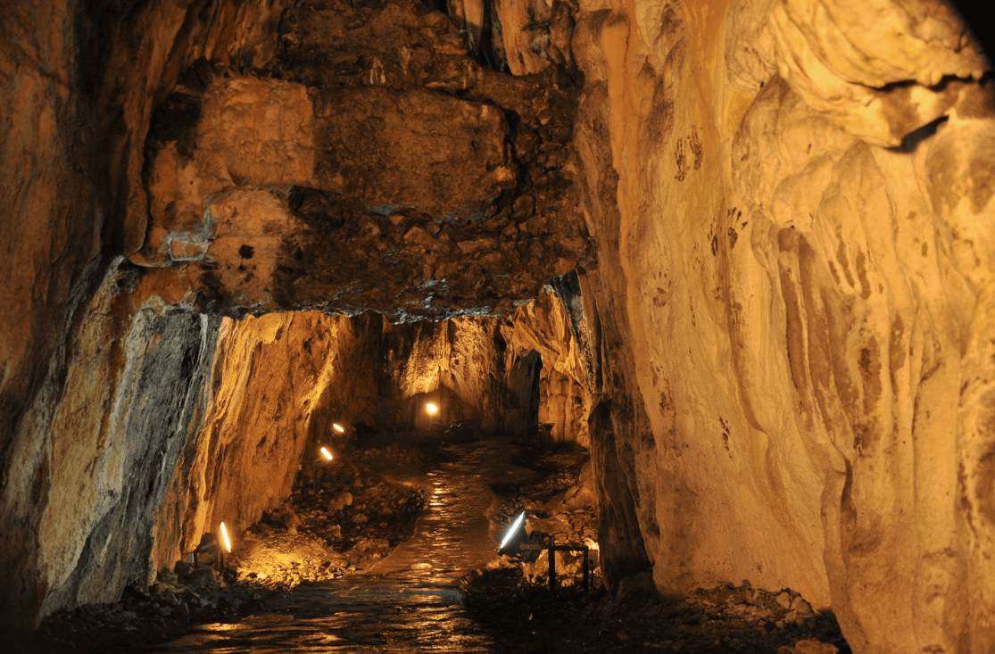 İnaltı Cave