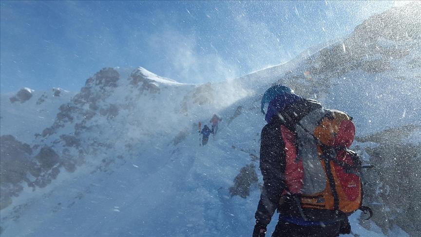 Everest Dağı'nda Kar Fırtınası (2025)