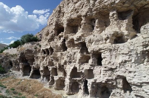 Anadolu'nun İlk Gökdelenleri: Sivas Gürün Mağara Evleri