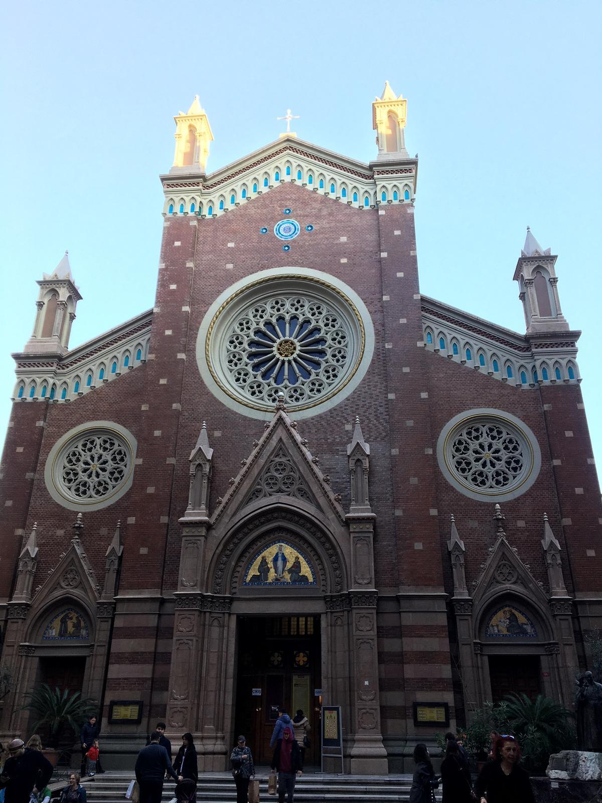 St. Antuan Katolik Kilisesi