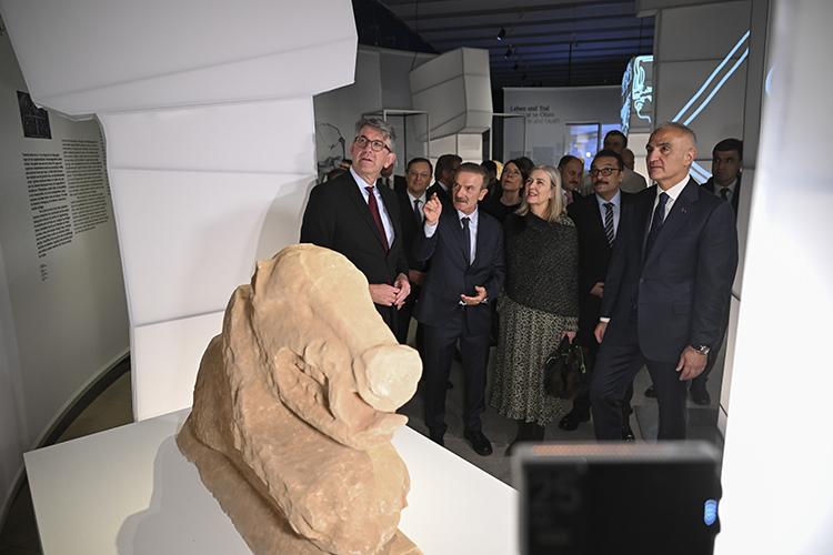 Toplumun Keşfi: Göbeklitepe, Taş Tepeler ve 12.000 Yıl Önceki Yaşam Sergisi