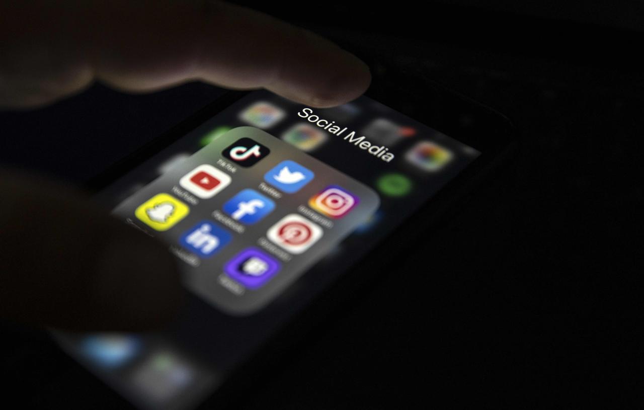 United Arab Emirates Social Media Minimum Age Regulation (2026)