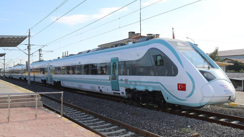 Milli Elektrikli Tren Setlerinin Uzunköprü–Halkalı Hattında Hizmete Alınması
