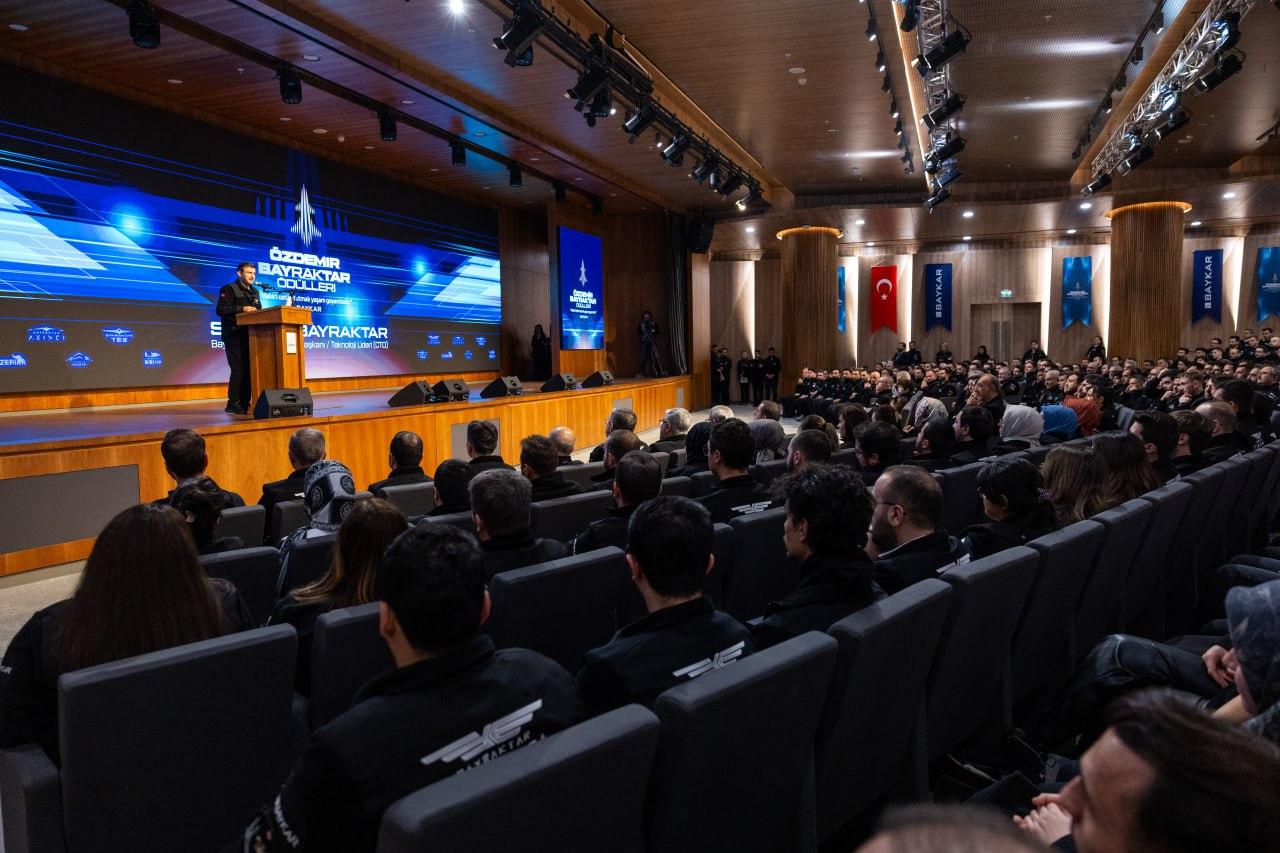 Özdemir Bayraktar Ödülleri