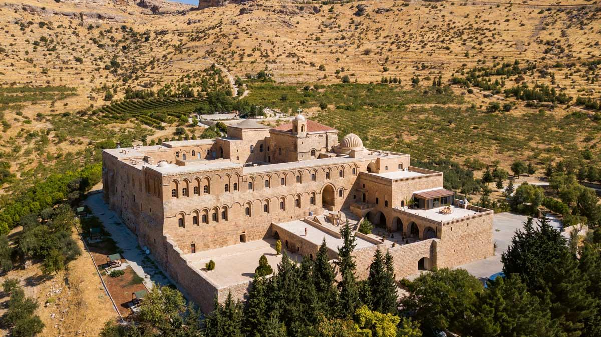 Deyrulzafaran Manastırı 