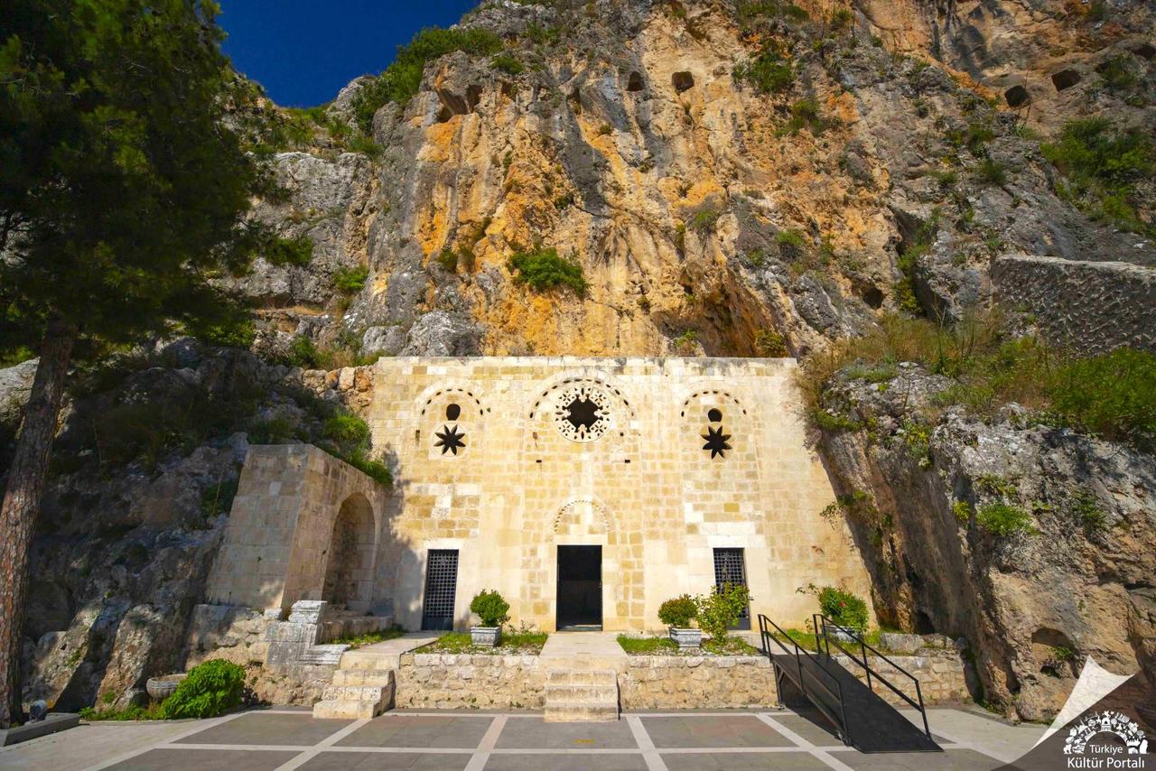 St. Pierre Kilisesi