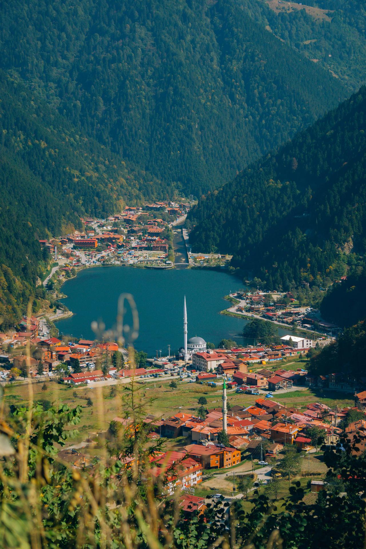 pexels-ozgurbesli-18754594.jpg