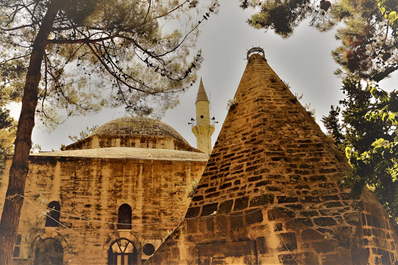 Laal Paşa Camii