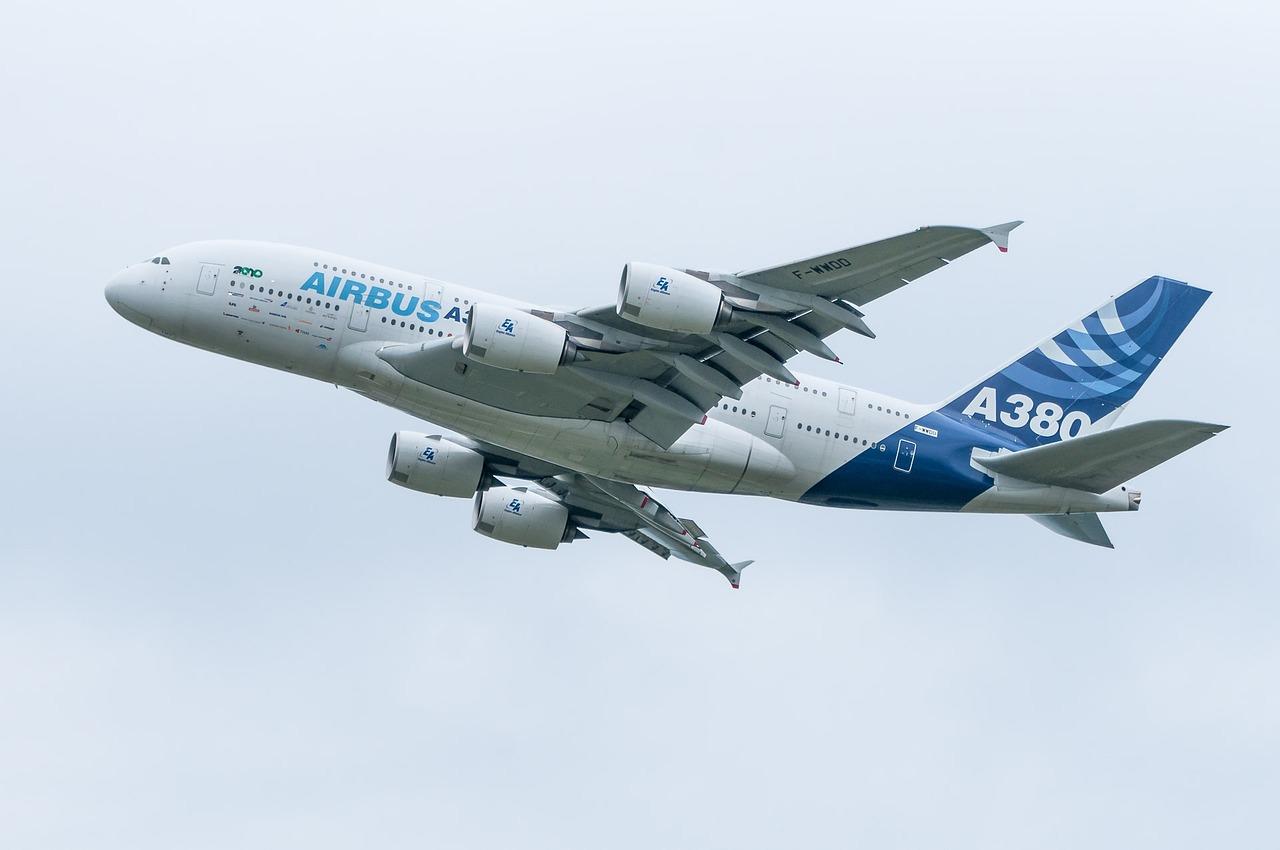 plane-703908_1280.jpg