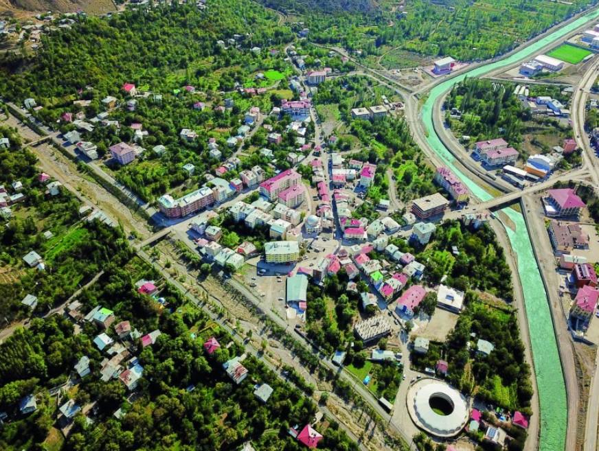 Uzundere (District)
