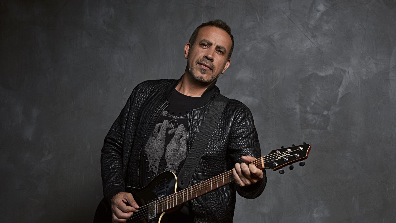 Haluk Levent