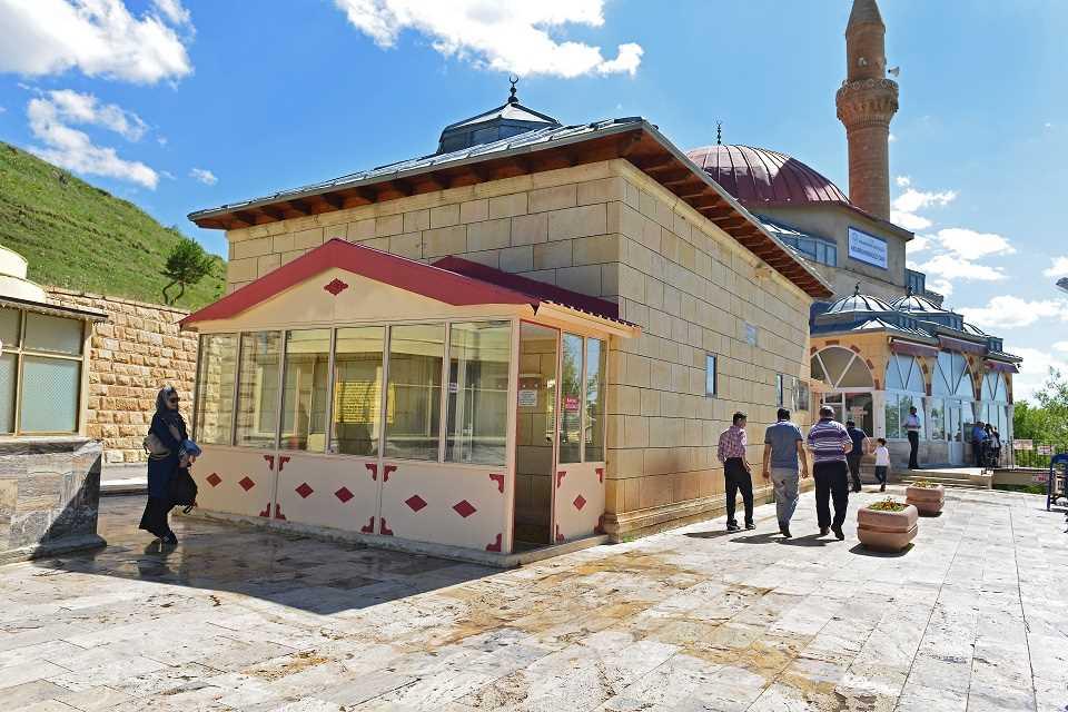 20161214103733447_ERZURUM ABDURRAHMAN GAZI TURBESI Fotograf Murat OCAL 0549.jpeg