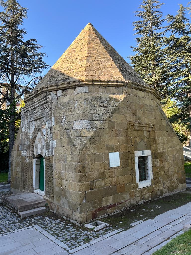 Gündoğdu Türbesi
