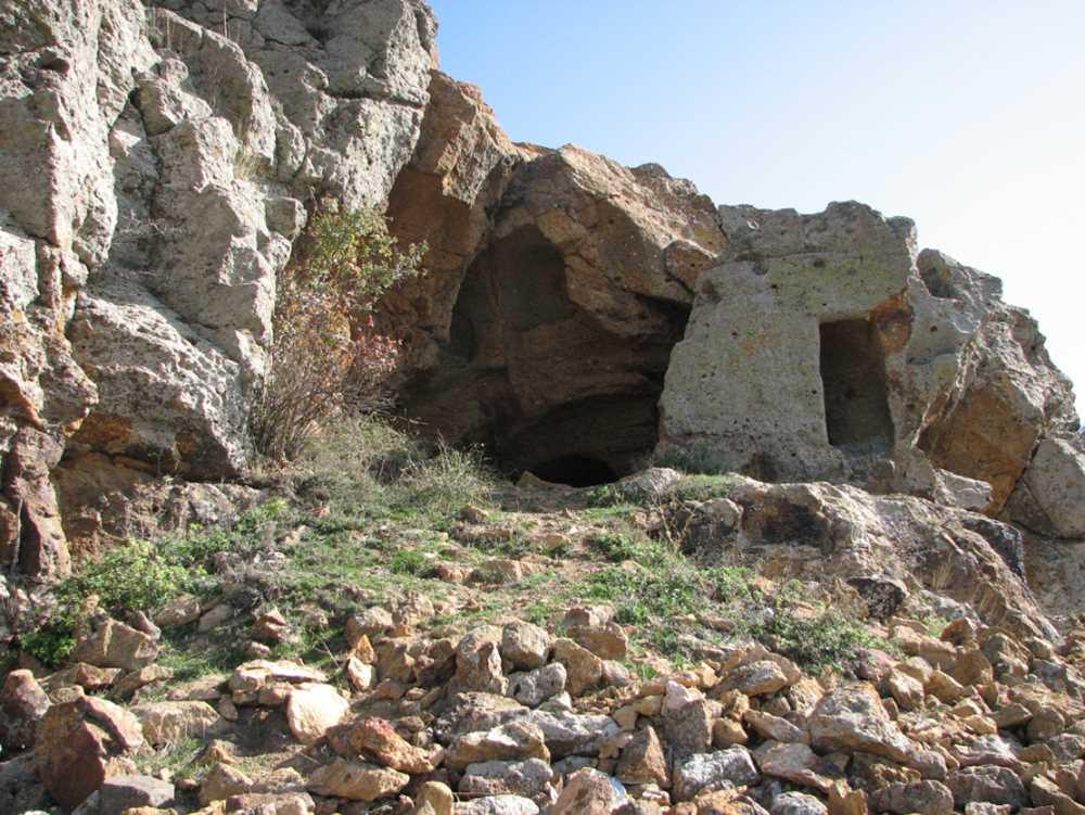 Çeşka Yeraltı Şehri.jpg