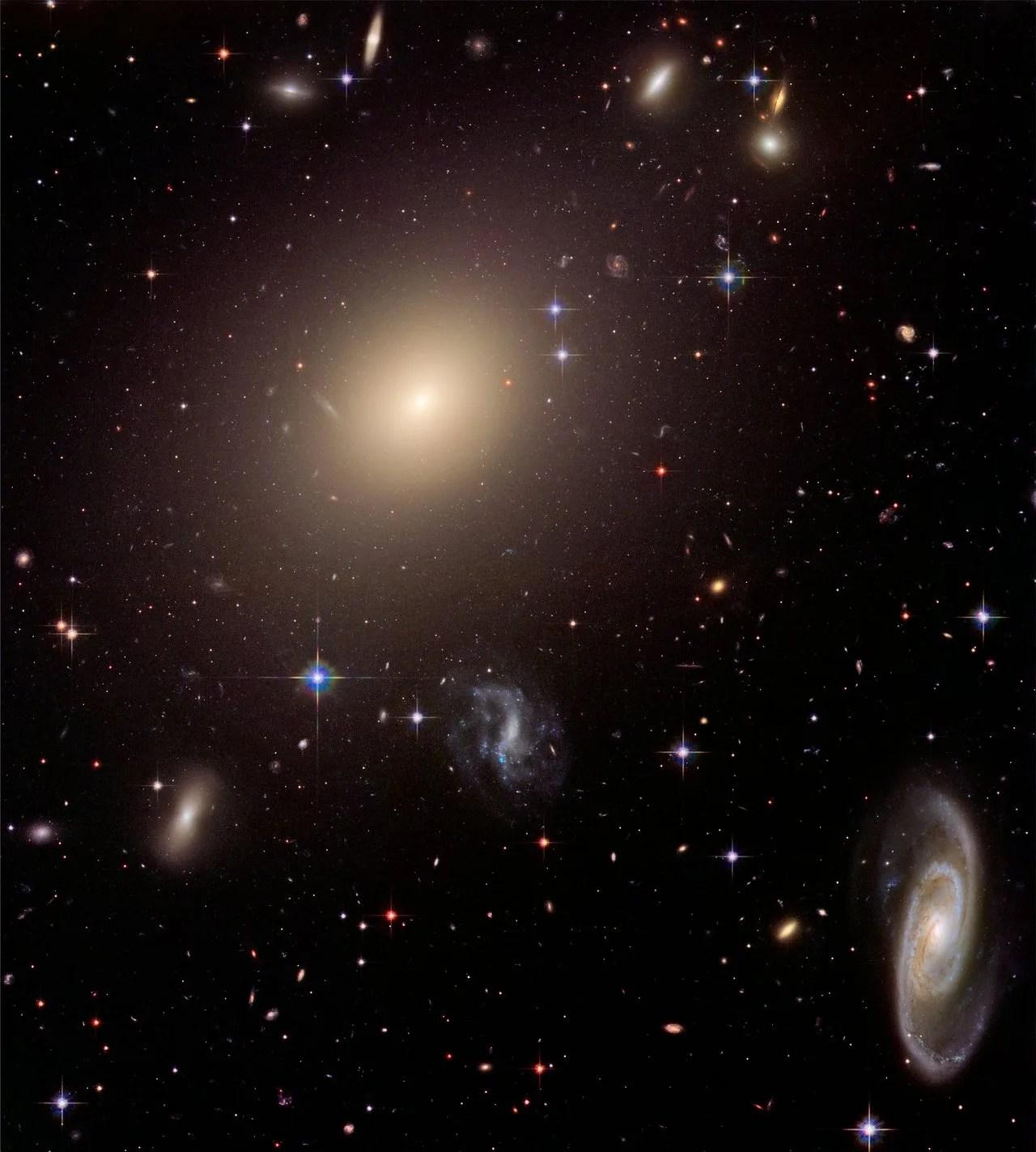 ESO 325-G004 Galaxy