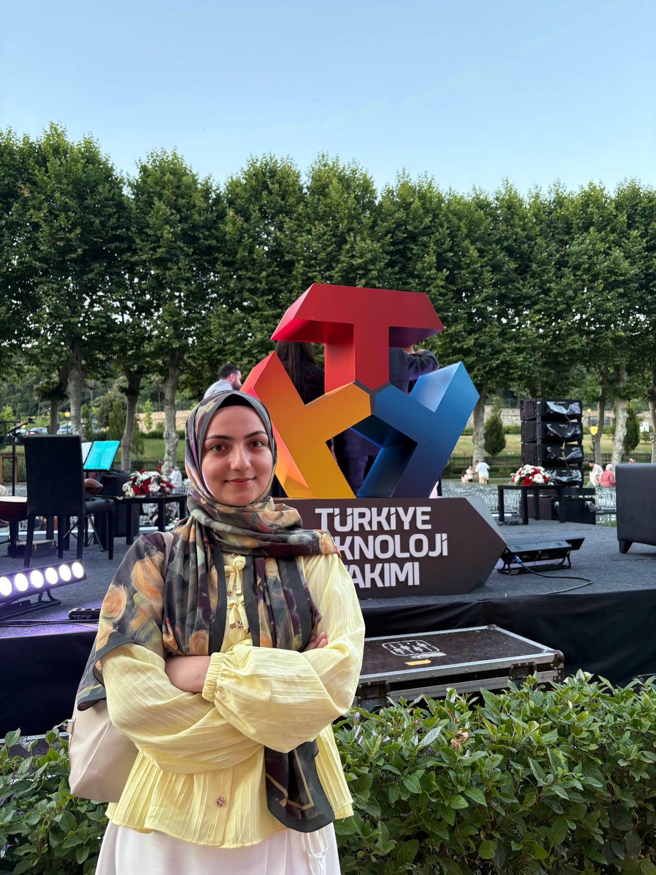Züleyha İkra Karslı