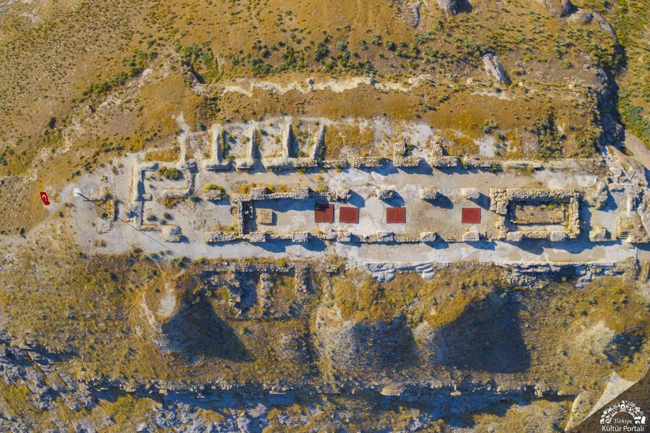 Çavuştepe (Sardurihinili) Castle
