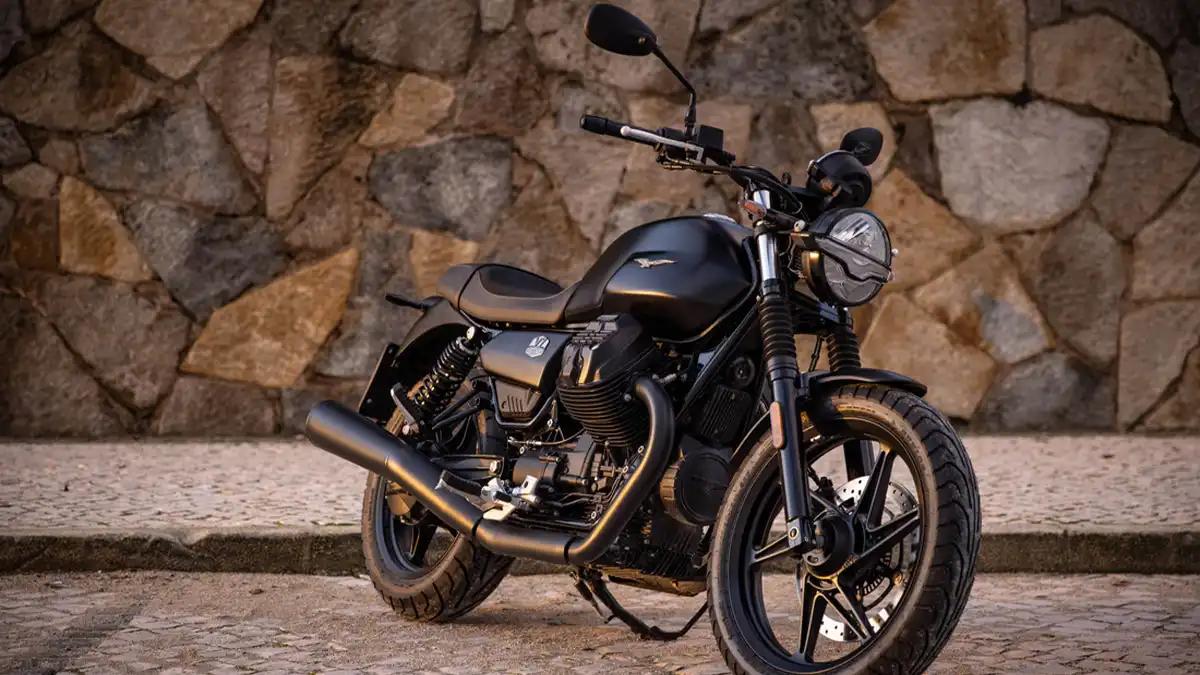 Moto Guzzi V7 Stone