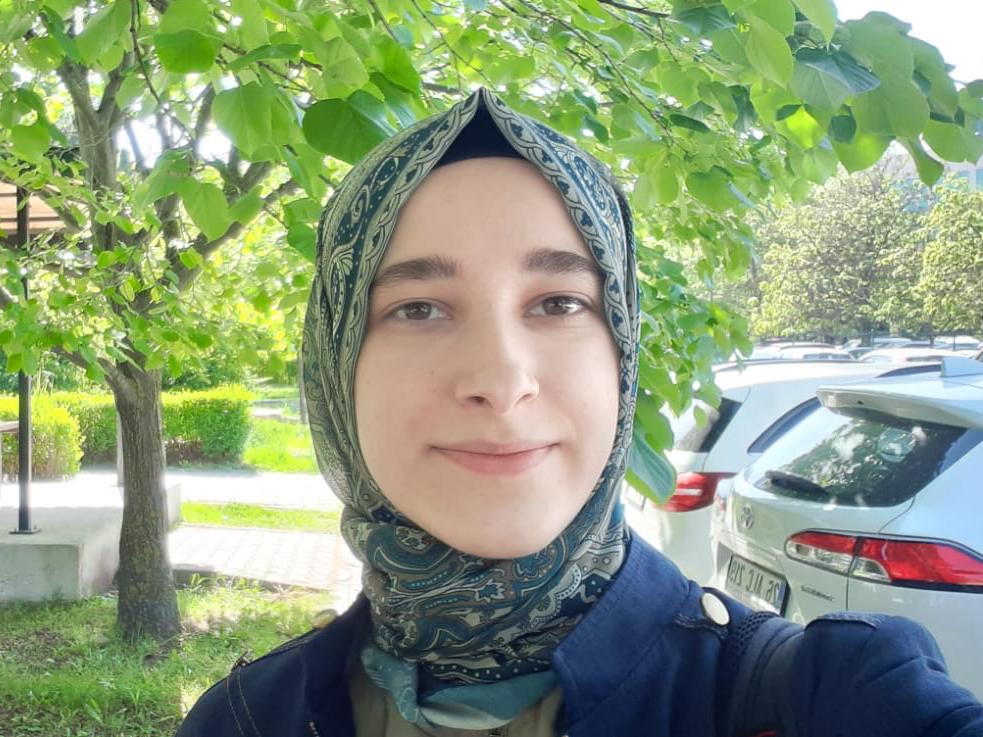 Ayşe Nur YÜZÜGÜLLÜ