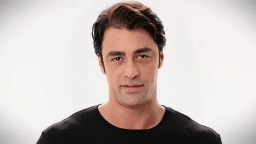 Sarp Levendoğlu 