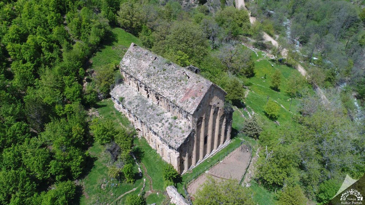 barhal kilisesi.jpg