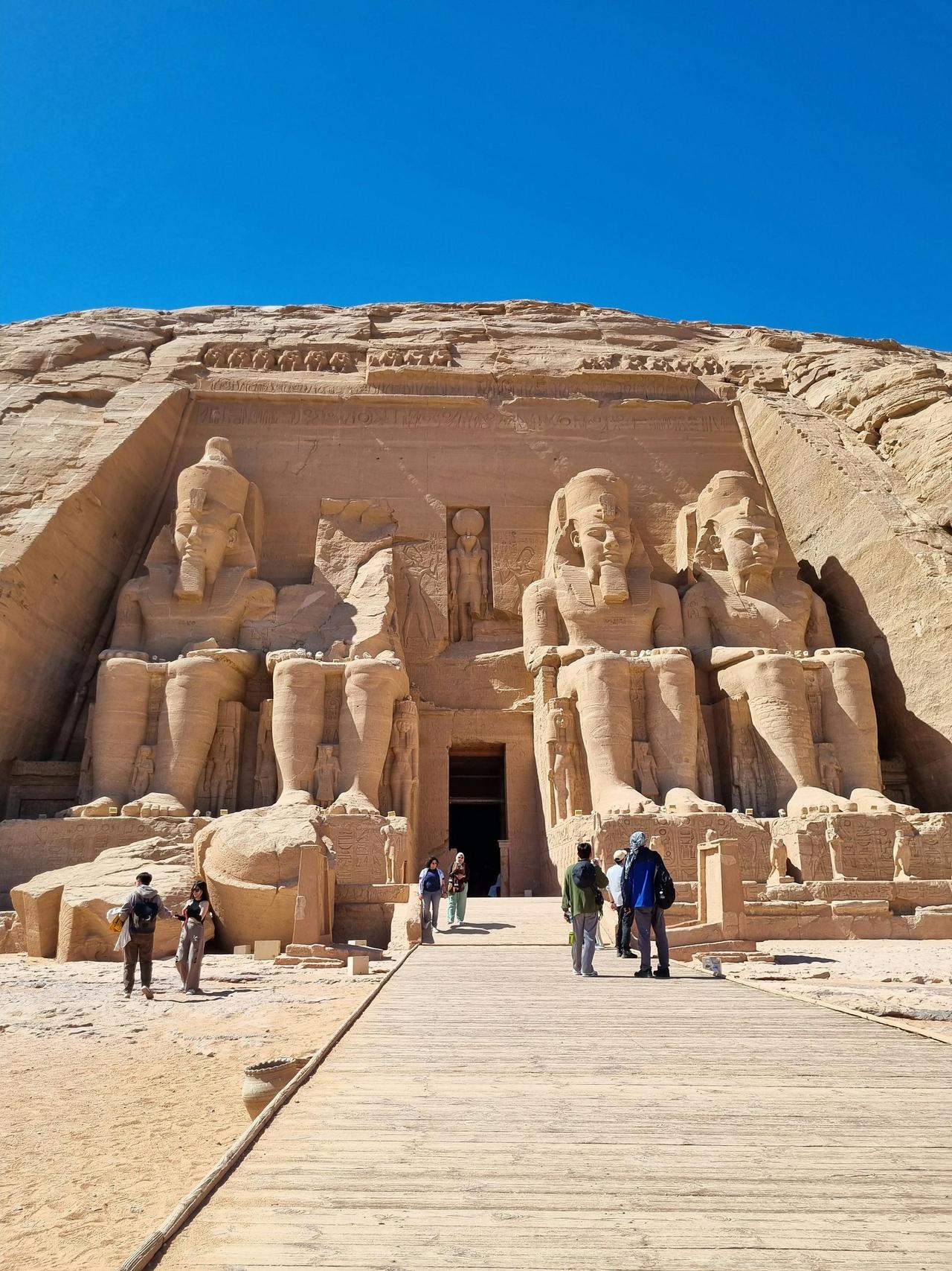 Ebu Simbel Tapınağı