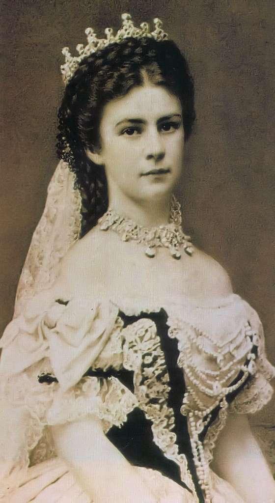 Empress Elisabeth (Sisi): Between Crown and Freedom