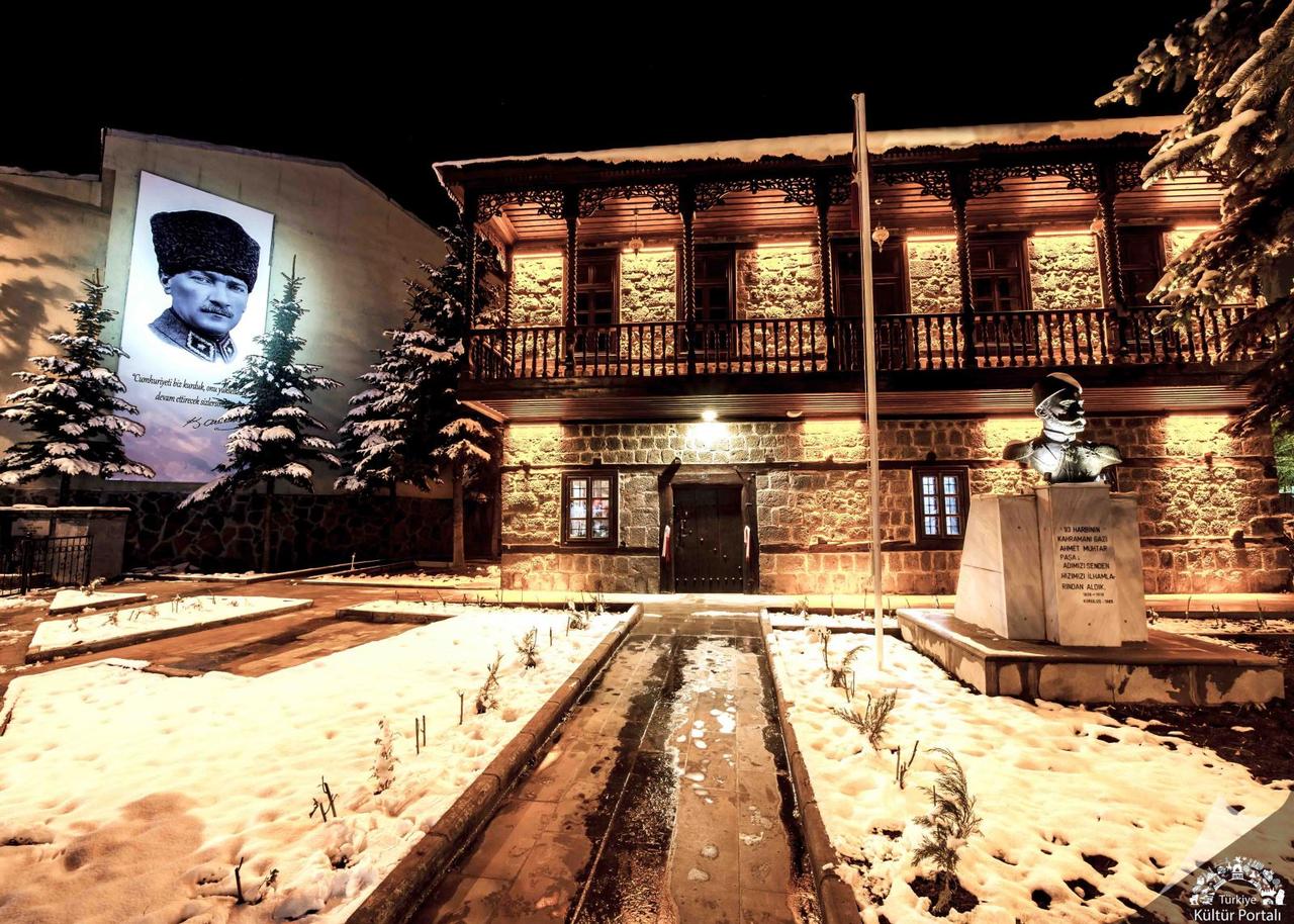 Gazi Ahmet Muhtar Paşa Konağı (Kars)