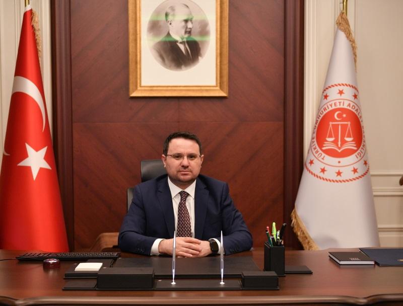 Akın Gürlek 