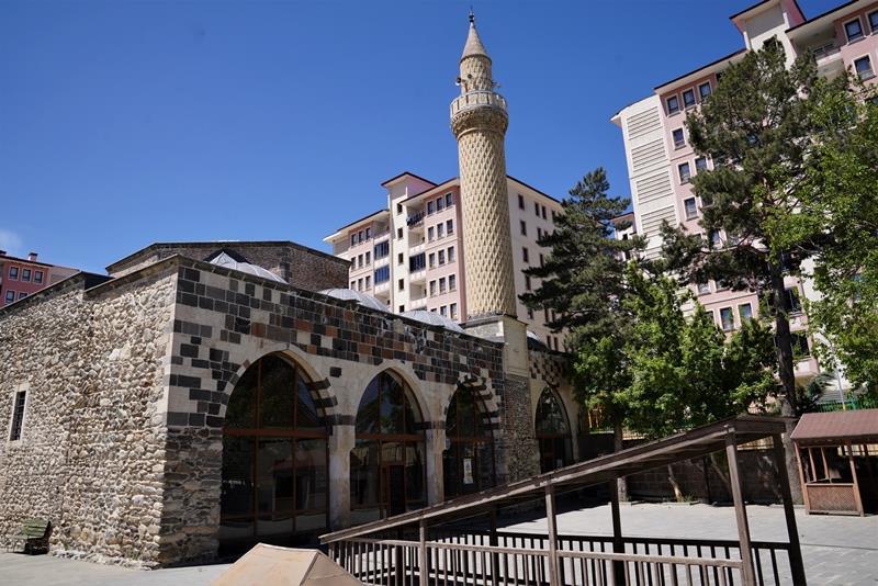 438457,mus-gorseleriulu-cami--servet-uygun-19jpg.png