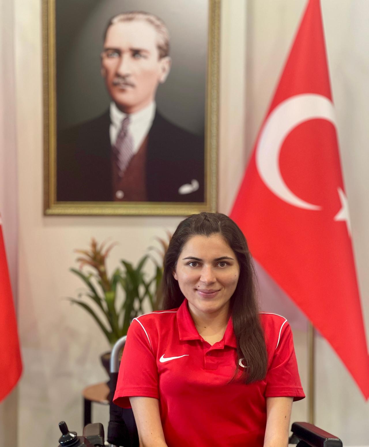 Elif İldem.jpg