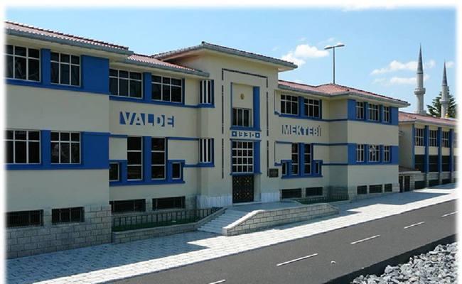 Pertevniyal High School