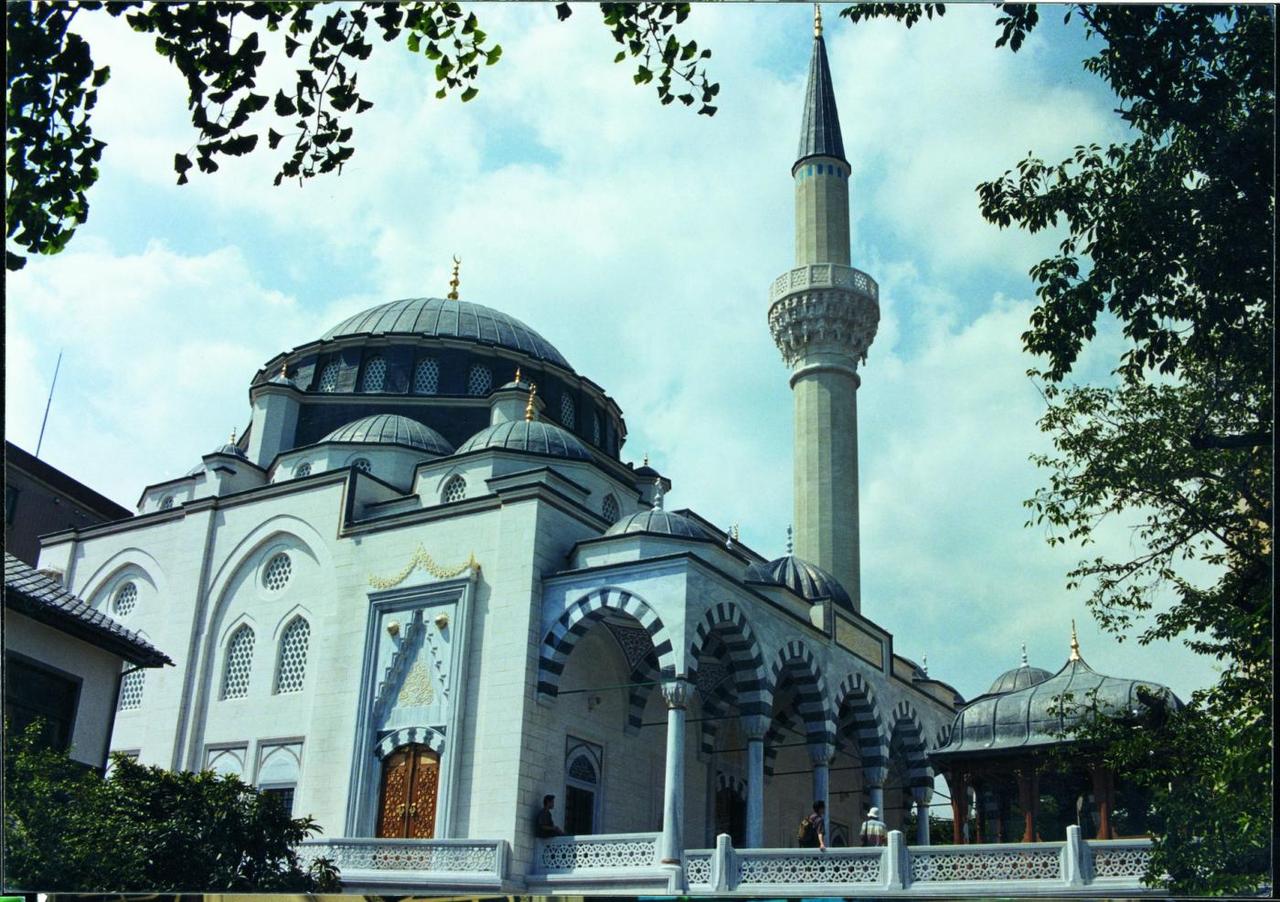 Tokyo Camii (Tokyo Mosque)