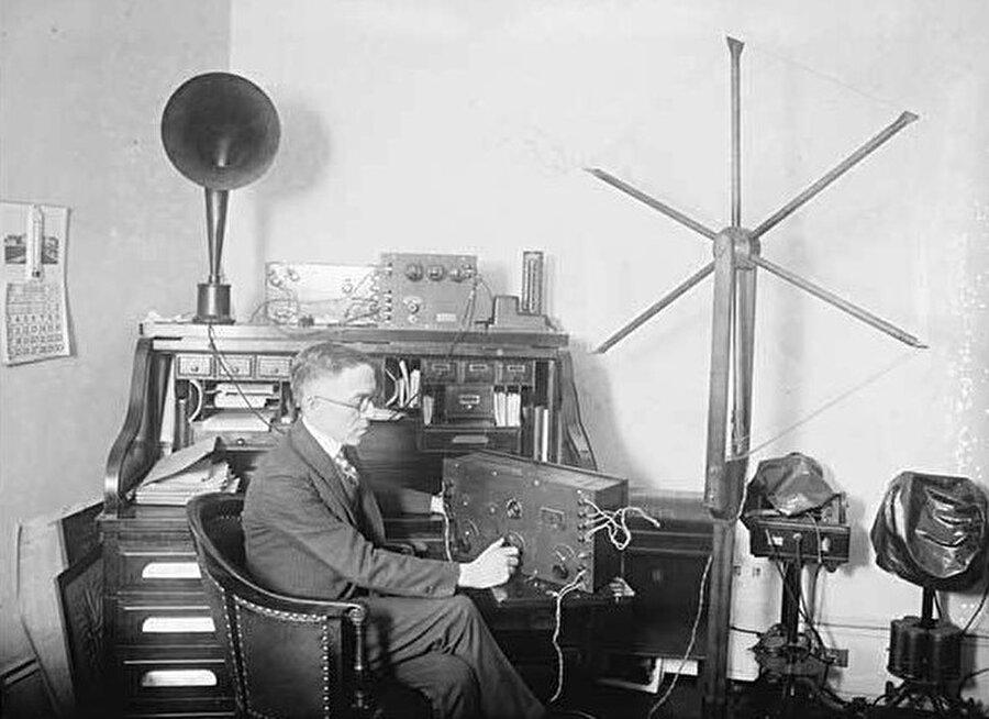 Türkiye'de İlk Radyo Yayını