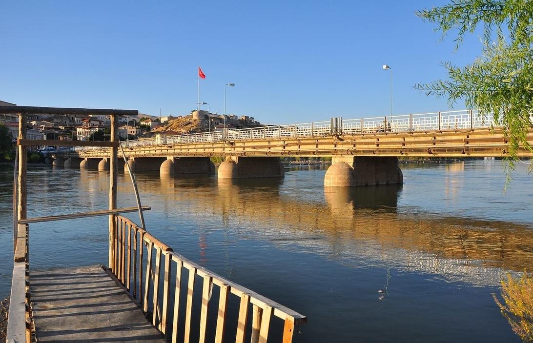 Avanos Historical Bridge