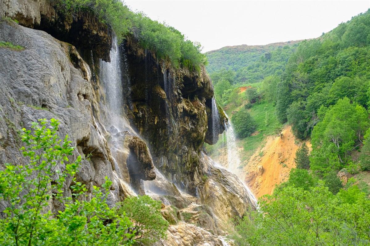 Dipsizgöl Waterfall