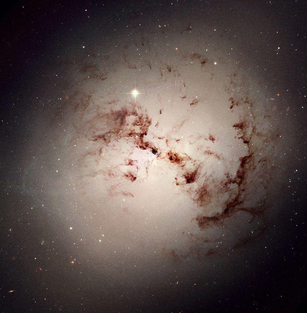 NGC 1316 Galaksisi