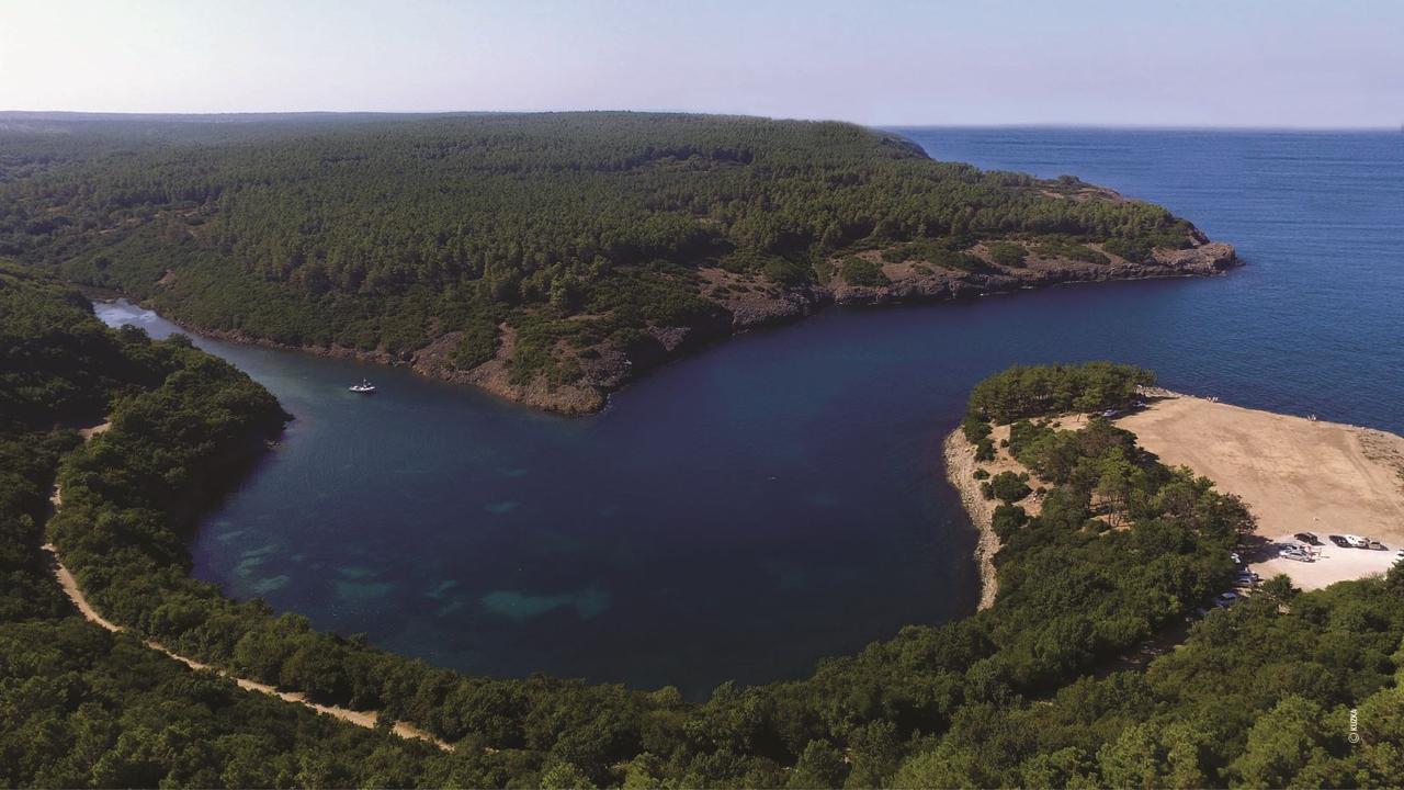 Hamsilos Village