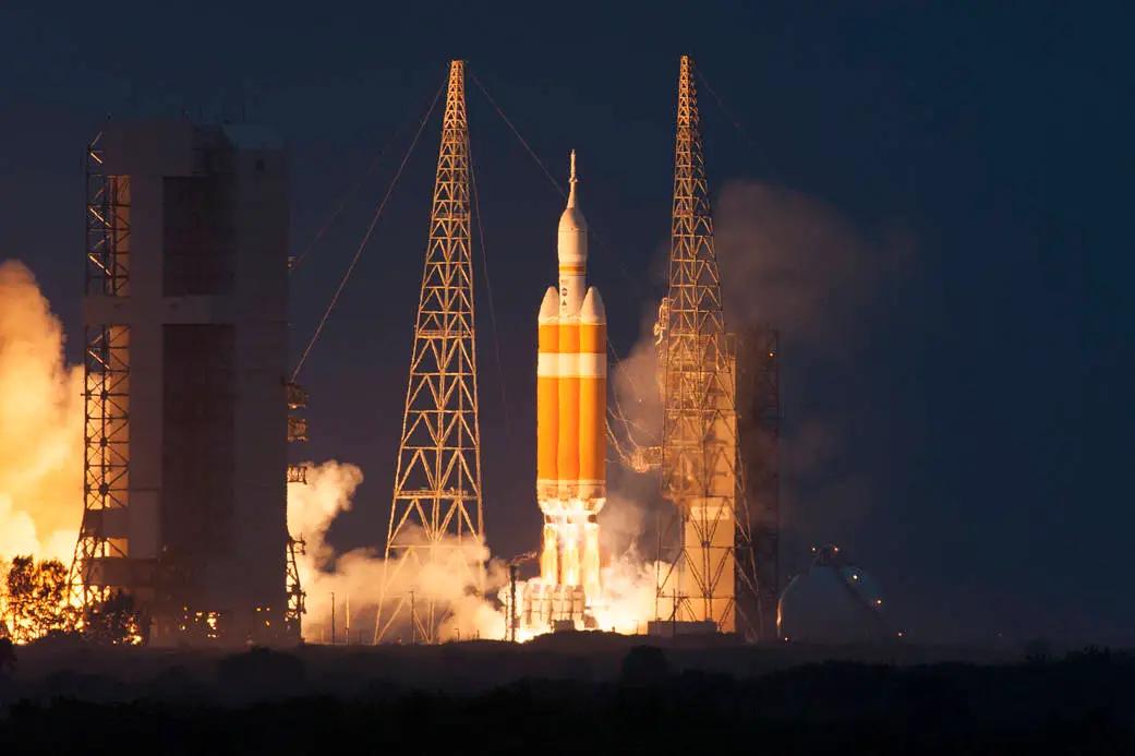 Delta IV Heavy