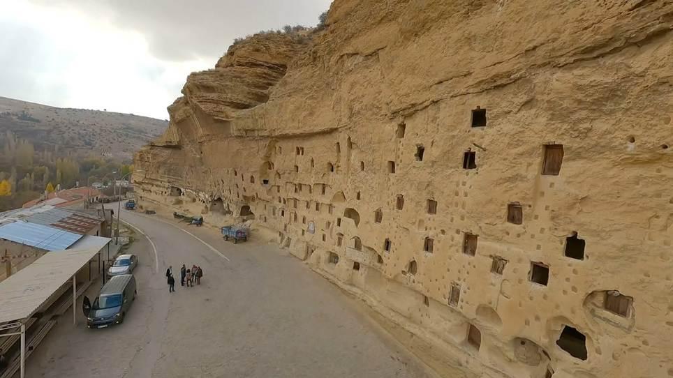 Manazan Caves