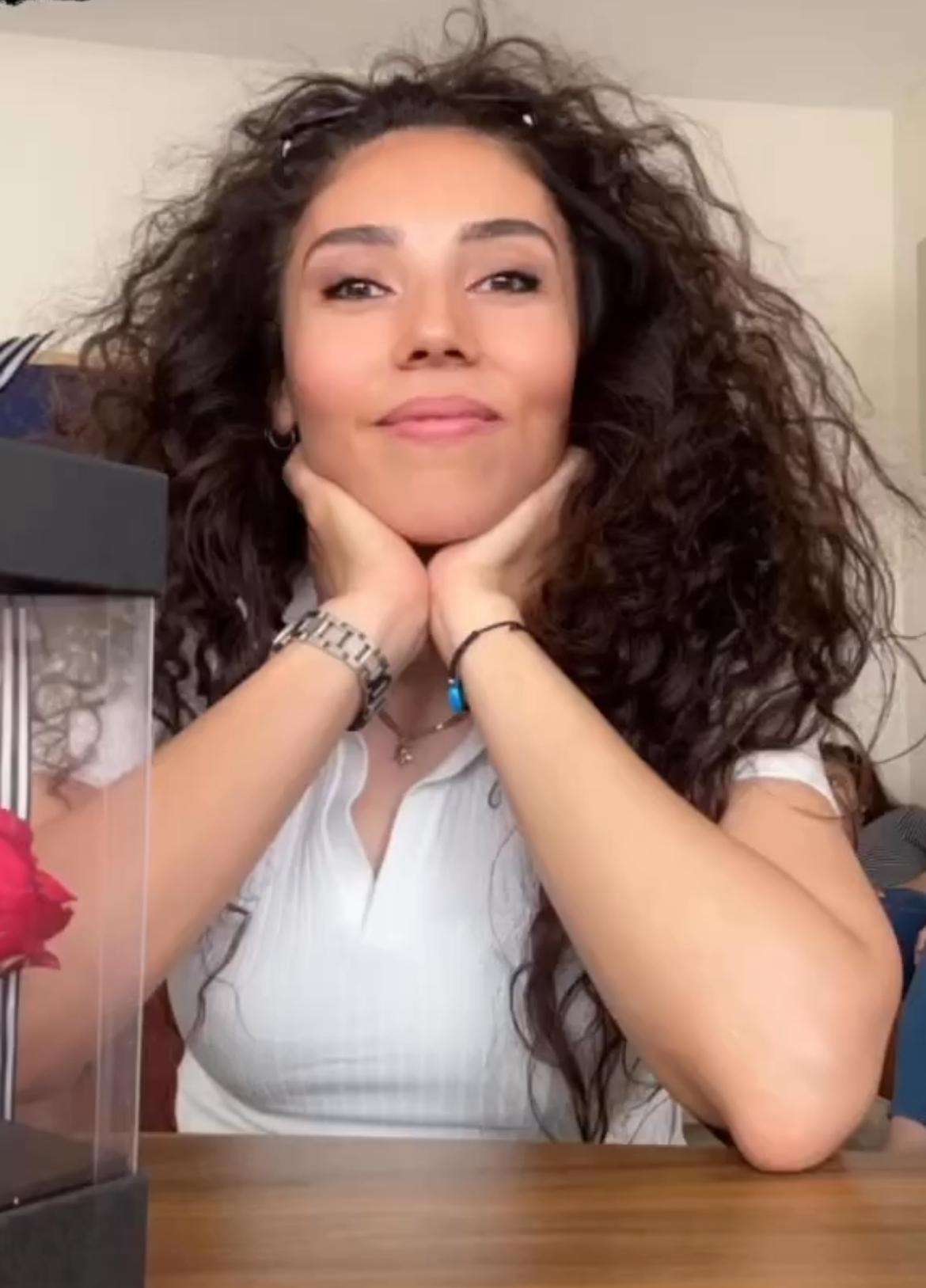 Özge Savuncu
