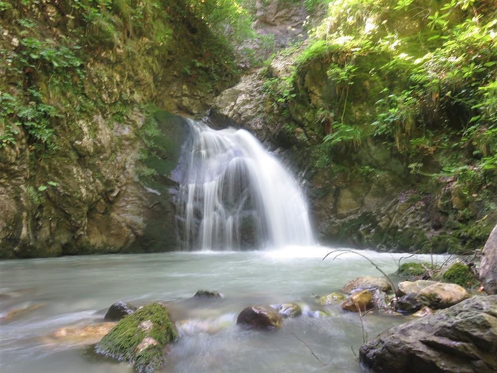 Kanlıçay Waterfall