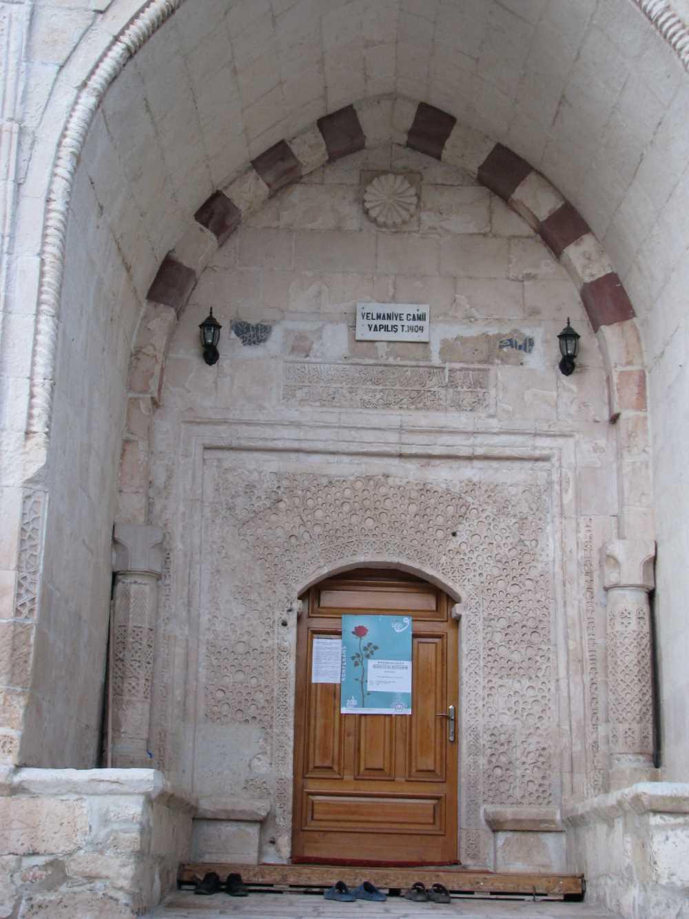 Yelmaniye Camii (Medrese Camii)