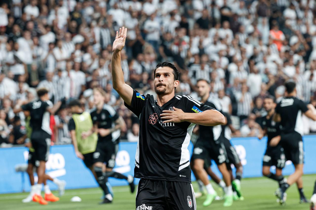 Necip Uysal: Beşiktaş'ın Sahadaki Çok Yönlü İstikrarı