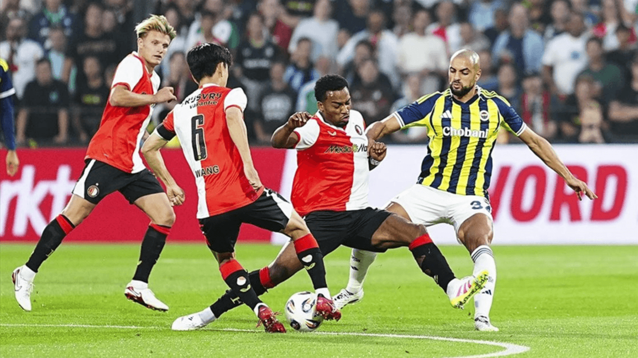 UEFA Champions League Third Qualifying Round: Fenerbahçe - Feyenoord