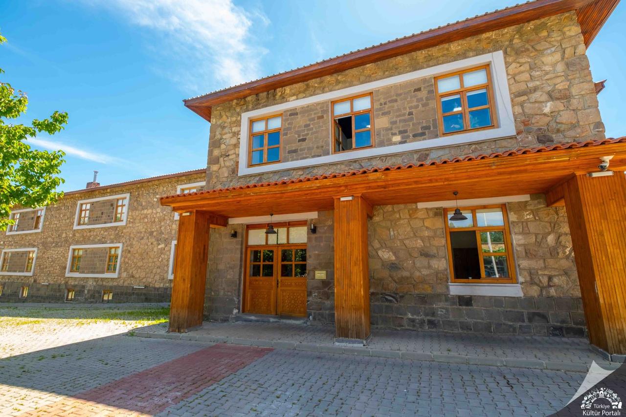 Muş Museum