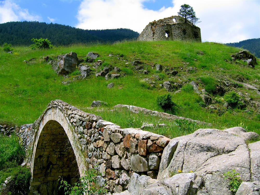 Çakrak Church and Bridge