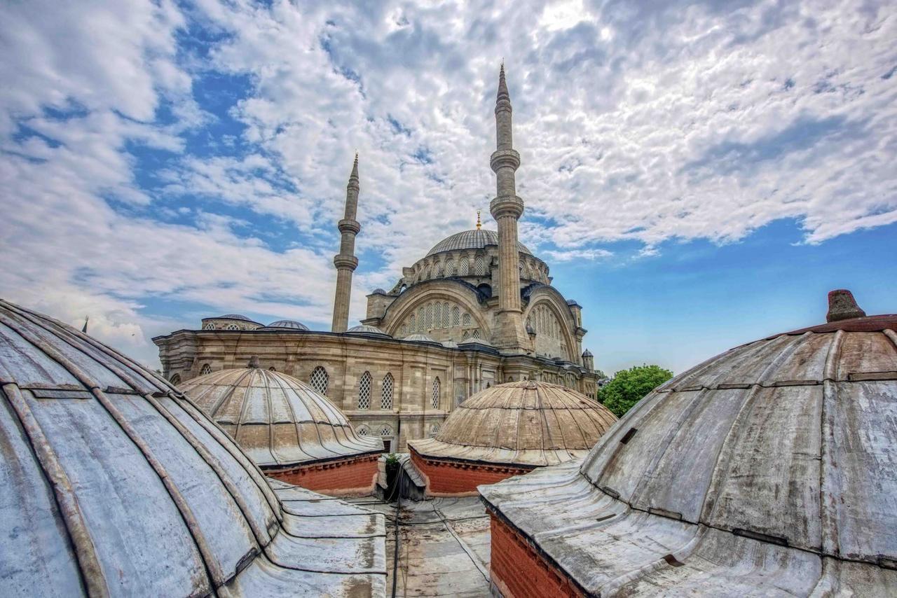 Nuruosmaniye Mosque