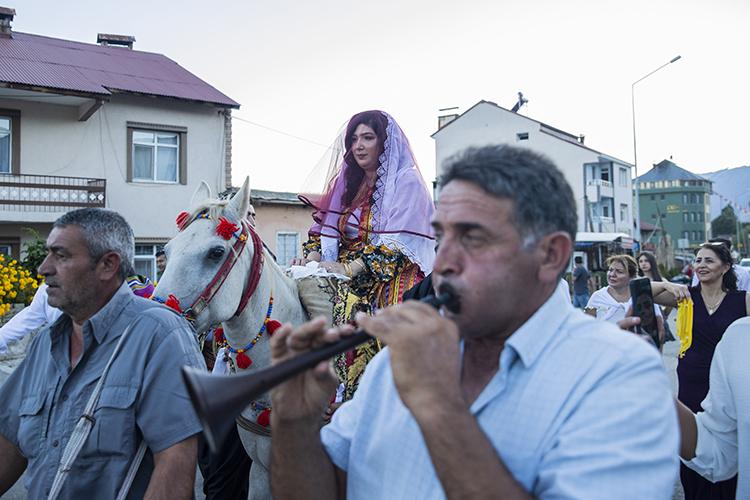 Atla Gelin Alma Geleneği